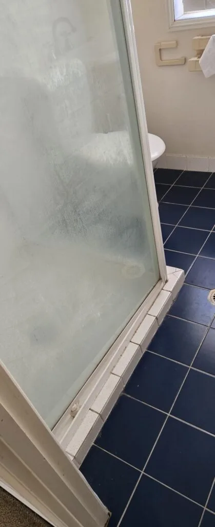 bathroom bond cleaning Brisbane Sunshine Coast
